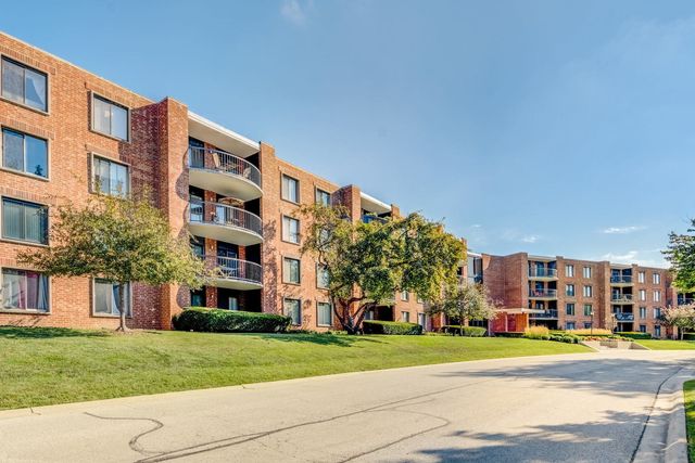 1605 E Central Road 111B, Arlington Heights, IL 60005
