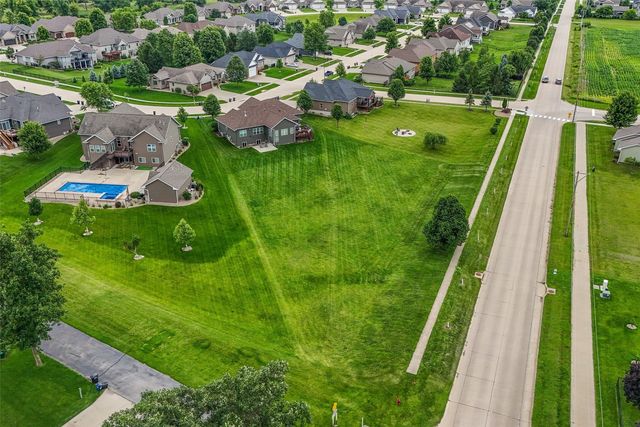 4535 Par Cir, Marion, IA 52302