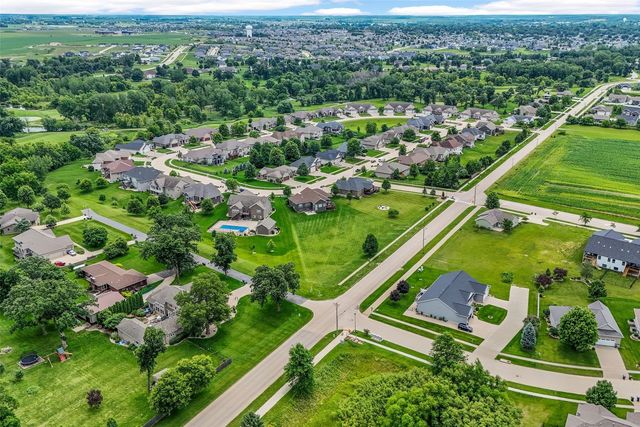 4535 Par Cir, Marion, IA 52302