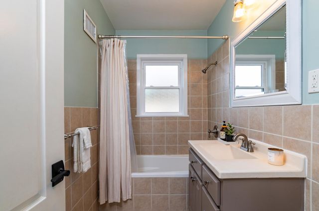 1257 Idaho Avenue W, Saint Paul, MN 55108