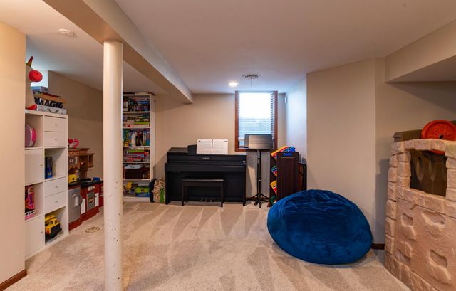 1257 Idaho Avenue W, Saint Paul, MN 55108