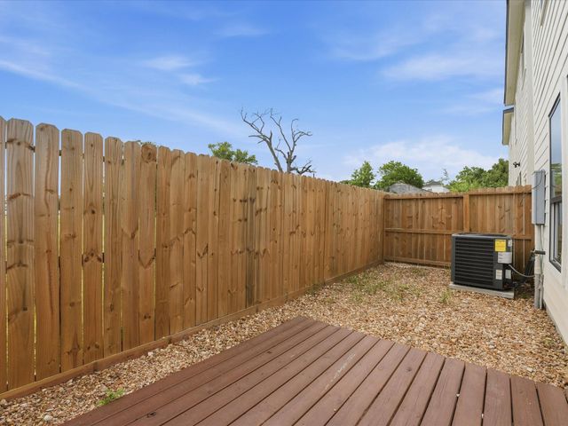 866 Rachel Street F, Houston, TX 77091