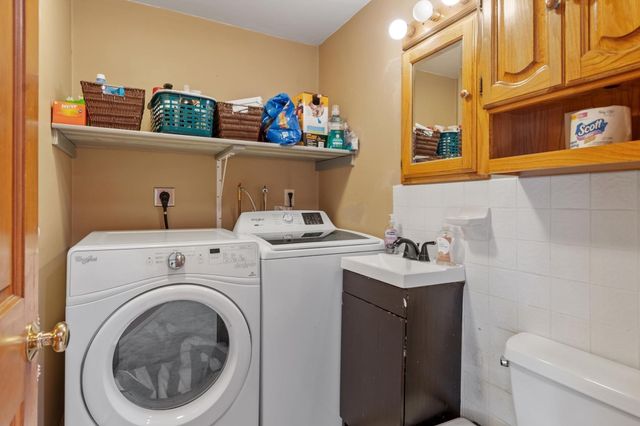 55 Dorothy Ave, Holden, MA 01520