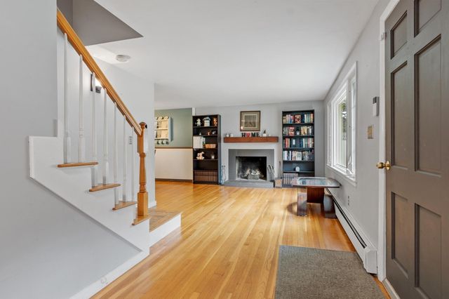 55 Dorothy Ave, Holden, MA 01520