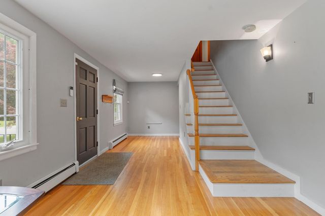 55 Dorothy Ave, Holden, MA 01520