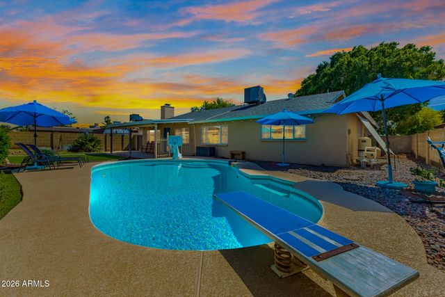 5222 W SWEETWATER Avenue, Glendale, AZ 85304