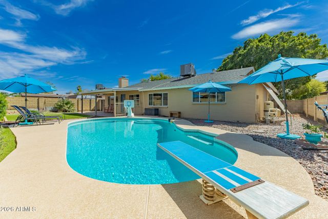 5222 W SWEETWATER Avenue, Glendale, AZ 85304