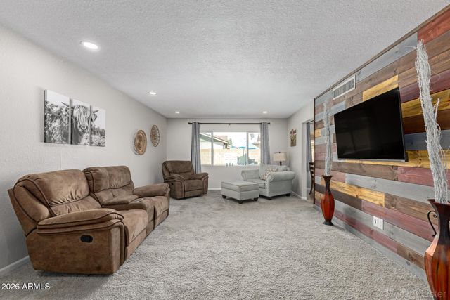 5222 W SWEETWATER Avenue, Glendale, AZ 85304