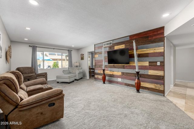 5222 W SWEETWATER Avenue, Glendale, AZ 85304