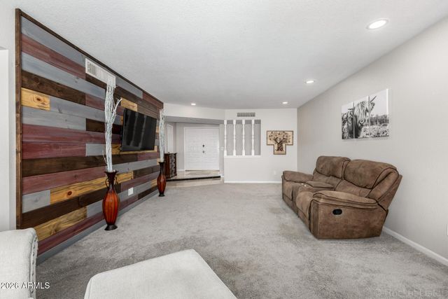 5222 W SWEETWATER Avenue, Glendale, AZ 85304