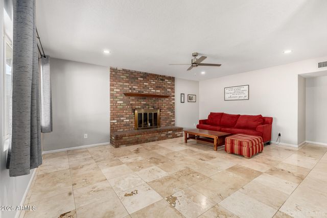 5222 W SWEETWATER Avenue, Glendale, AZ 85304