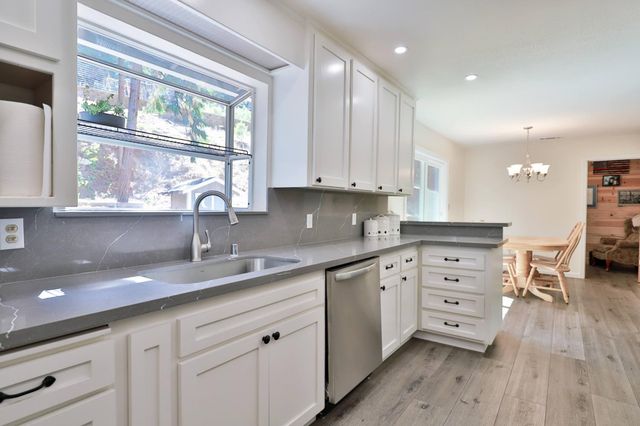3200 Perryhill Dr, Placerville, CA 95667