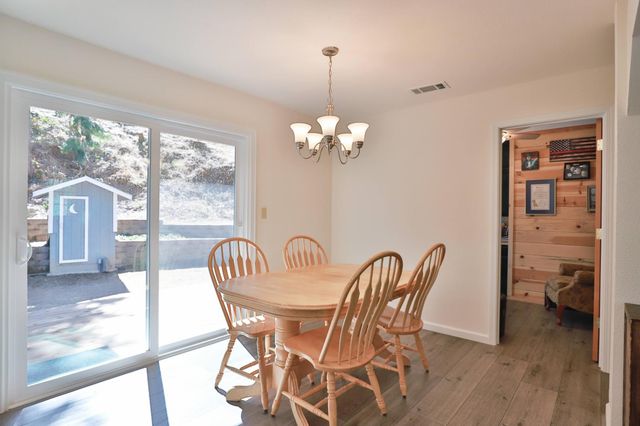 3200 Perryhill Dr, Placerville, CA 95667