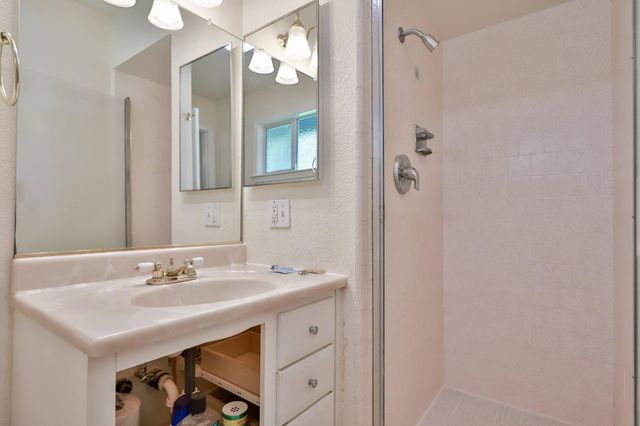 3200 Perryhill Dr, Placerville, CA 95667