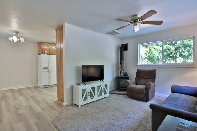 3200 Perryhill Dr, Placerville, CA 95667