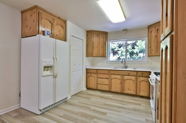 3200 Perryhill Dr, Placerville, CA 95667