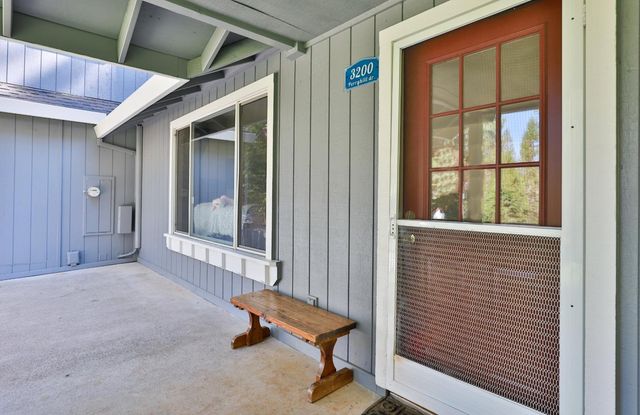 3200 Perryhill Dr, Placerville, CA 95667