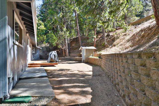 3200 Perryhill Dr, Placerville, CA 95667