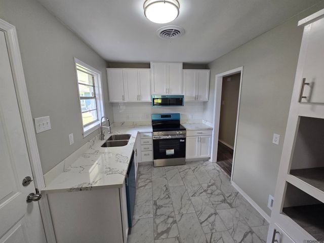 1725 W Catalpa St, Baton Rouge, LA 70815