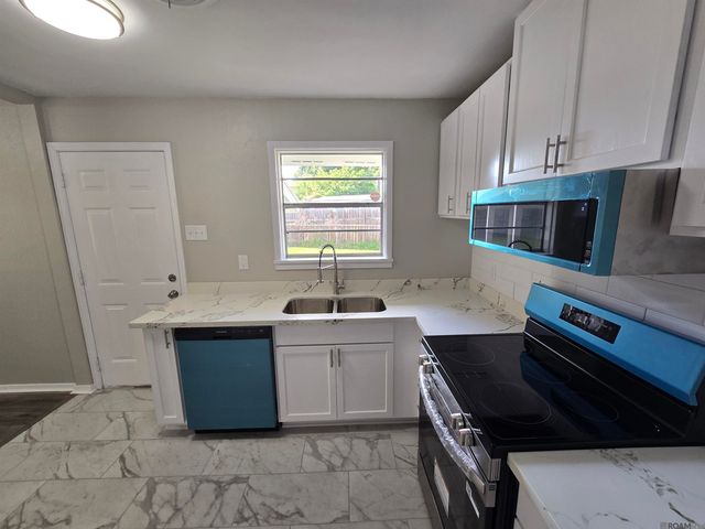1725 W Catalpa St, Baton Rouge, LA 70815