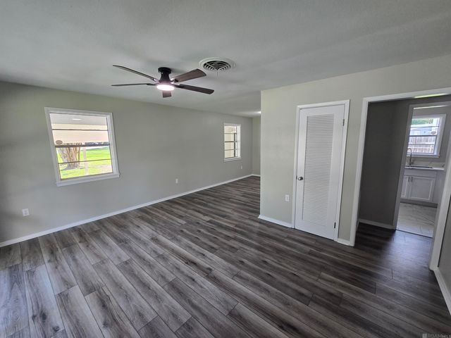 1725 W Catalpa St, Baton Rouge, LA 70815