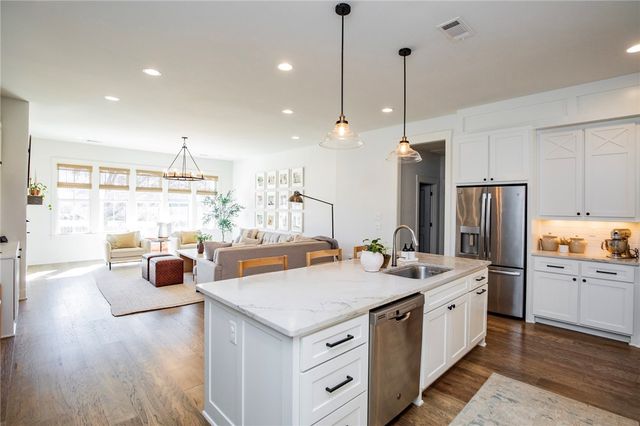 4985 E Sagely Lane, Fayetteville, AR 72703