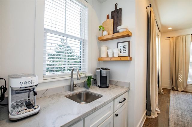 4985 E Sagely Lane, Fayetteville, AR 72703