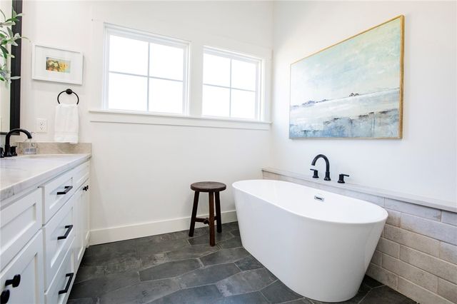 4985 E Sagely Lane, Fayetteville, AR 72703