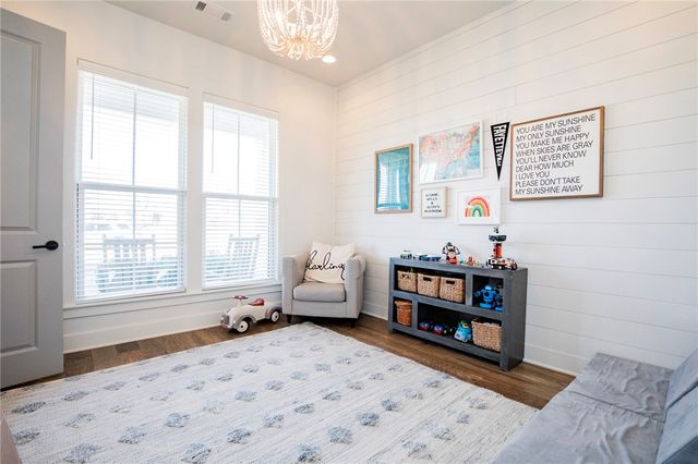 4985 E Sagely Lane, Fayetteville, AR 72703