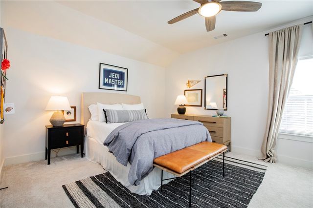 4985 E Sagely Lane, Fayetteville, AR 72703