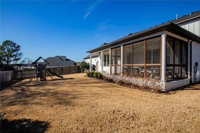 4985 E Sagely Lane, Fayetteville, AR 72703