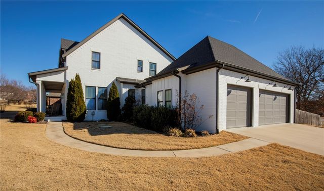 4985 E Sagely Lane, Fayetteville, AR 72703