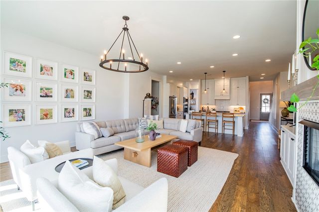 4985 E Sagely Lane, Fayetteville, AR 72703