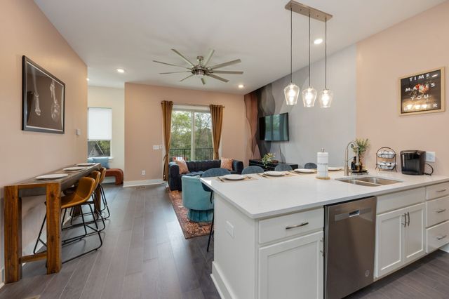 2719 Alameda St Apt 102, Nashville, TN 37208