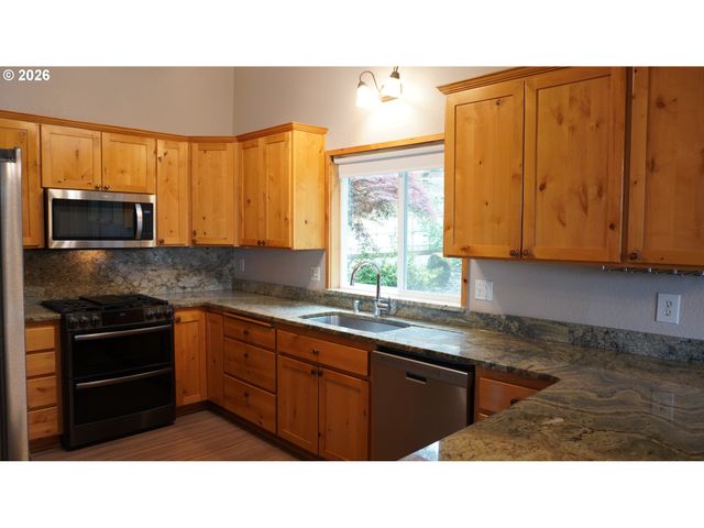 2025 W 25TH Ave, Eugene, OR 97405