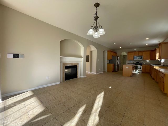 7156 Maple Bluff Place, Indianapolis, IN 46236