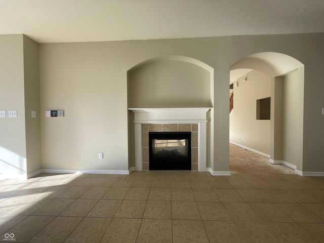 7156 Maple Bluff Place, Indianapolis, IN 46236