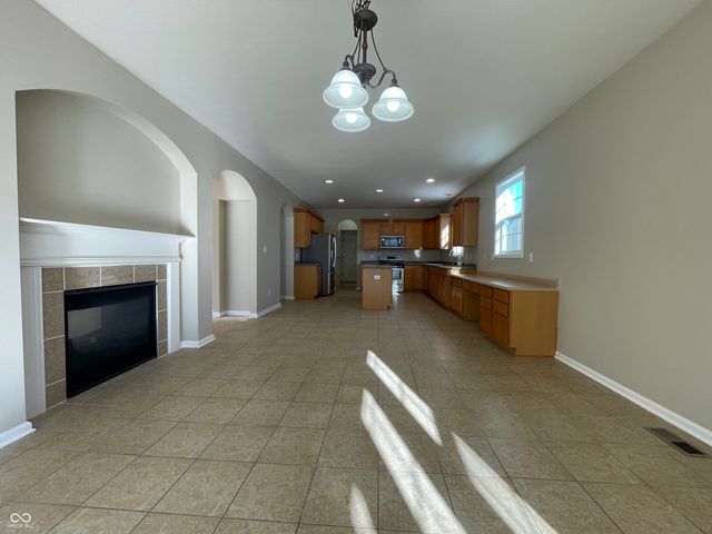 7156 Maple Bluff Place, Indianapolis, IN 46236