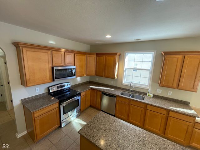 7156 Maple Bluff Place, Indianapolis, IN 46236