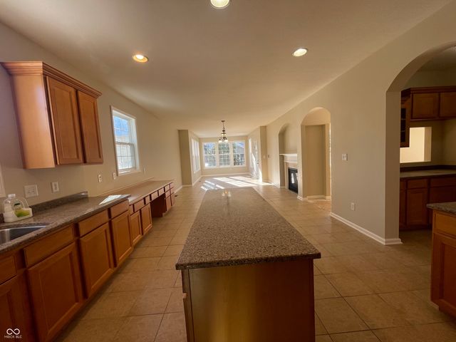 7156 Maple Bluff Place, Indianapolis, IN 46236