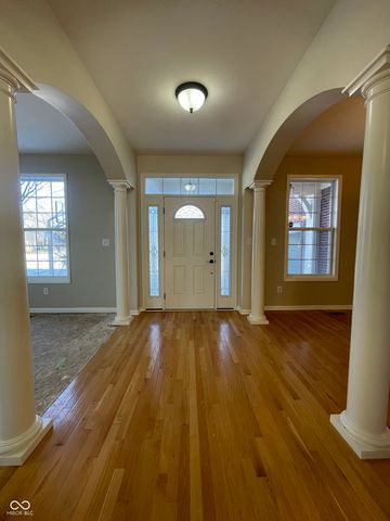 7156 Maple Bluff Place, Indianapolis, IN 46236