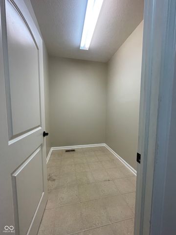 7156 Maple Bluff Place, Indianapolis, IN 46236