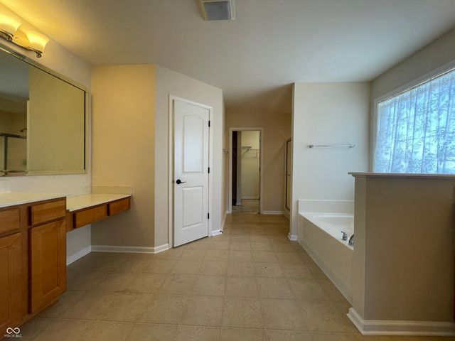 7156 Maple Bluff Place, Indianapolis, IN 46236