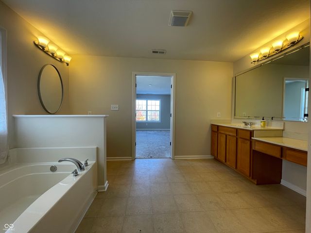 7156 Maple Bluff Place, Indianapolis, IN 46236