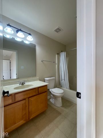 7156 Maple Bluff Place, Indianapolis, IN 46236