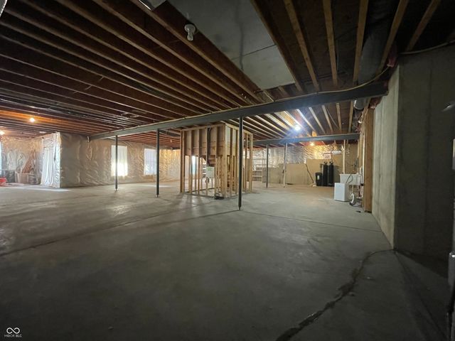 7156 Maple Bluff Place, Indianapolis, IN 46236