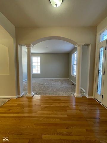 7156 Maple Bluff Place, Indianapolis, IN 46236