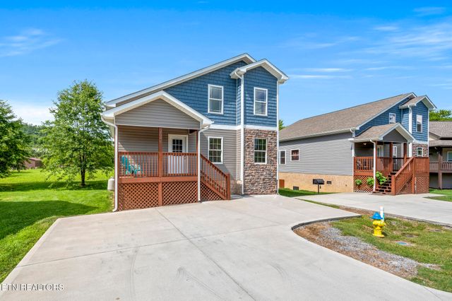 2046 Slippery Rock Circle, Sevierville, TN 37862