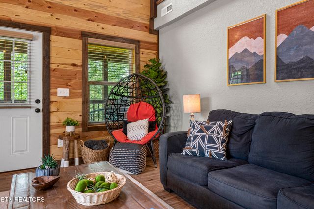 2046 Slippery Rock Circle, Sevierville, TN 37862