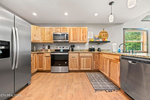 2046 Slippery Rock Circle, Sevierville, TN 37862